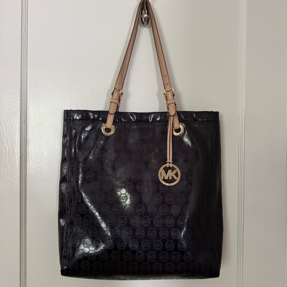 Michael Kors Black Monogram Patent Leather Jet Set North South Tote